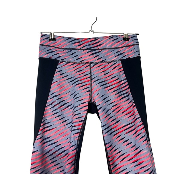 Women’s Athleta Electra Sonar 7/8 Tight Blue and Pink Mesh Calf Leggings Small - Picture 4 of 10